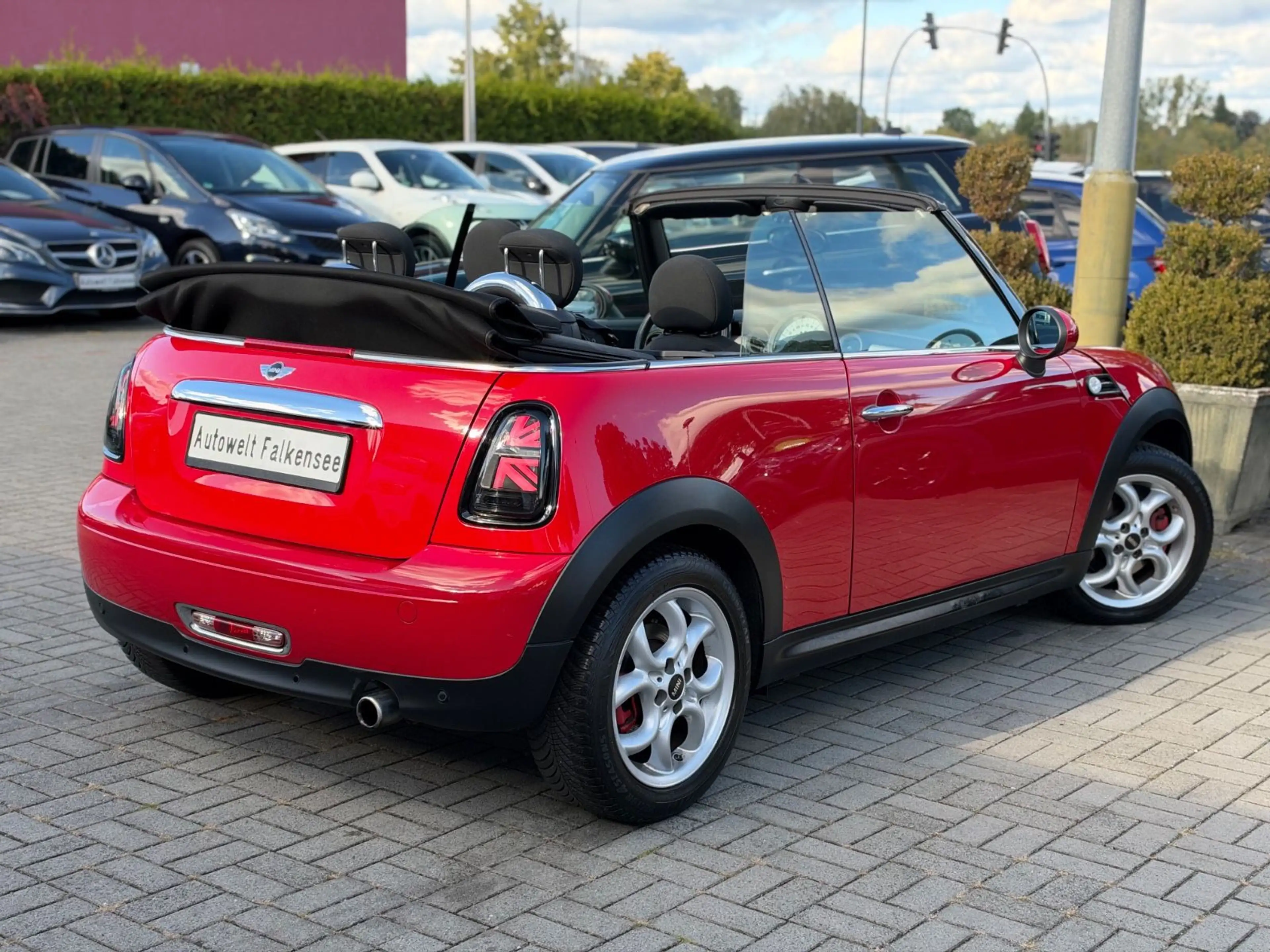 MINI One Cabrio Automatik — photo 11