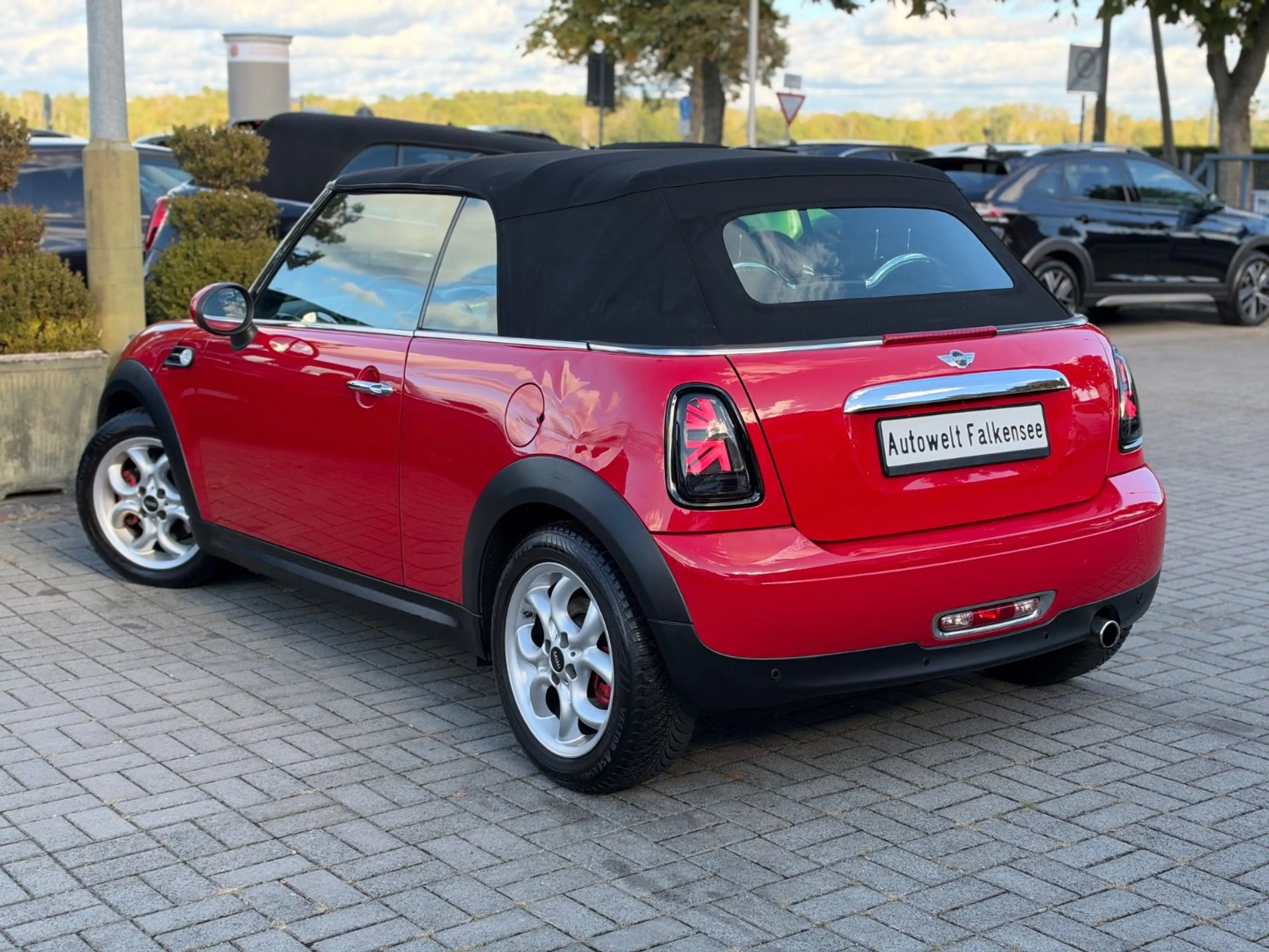 MINI One Cabrio Automatik — photo 10