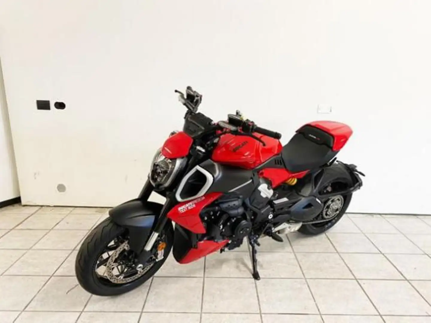 Ducati Diavel DIAVEL V4 Rouge - 1