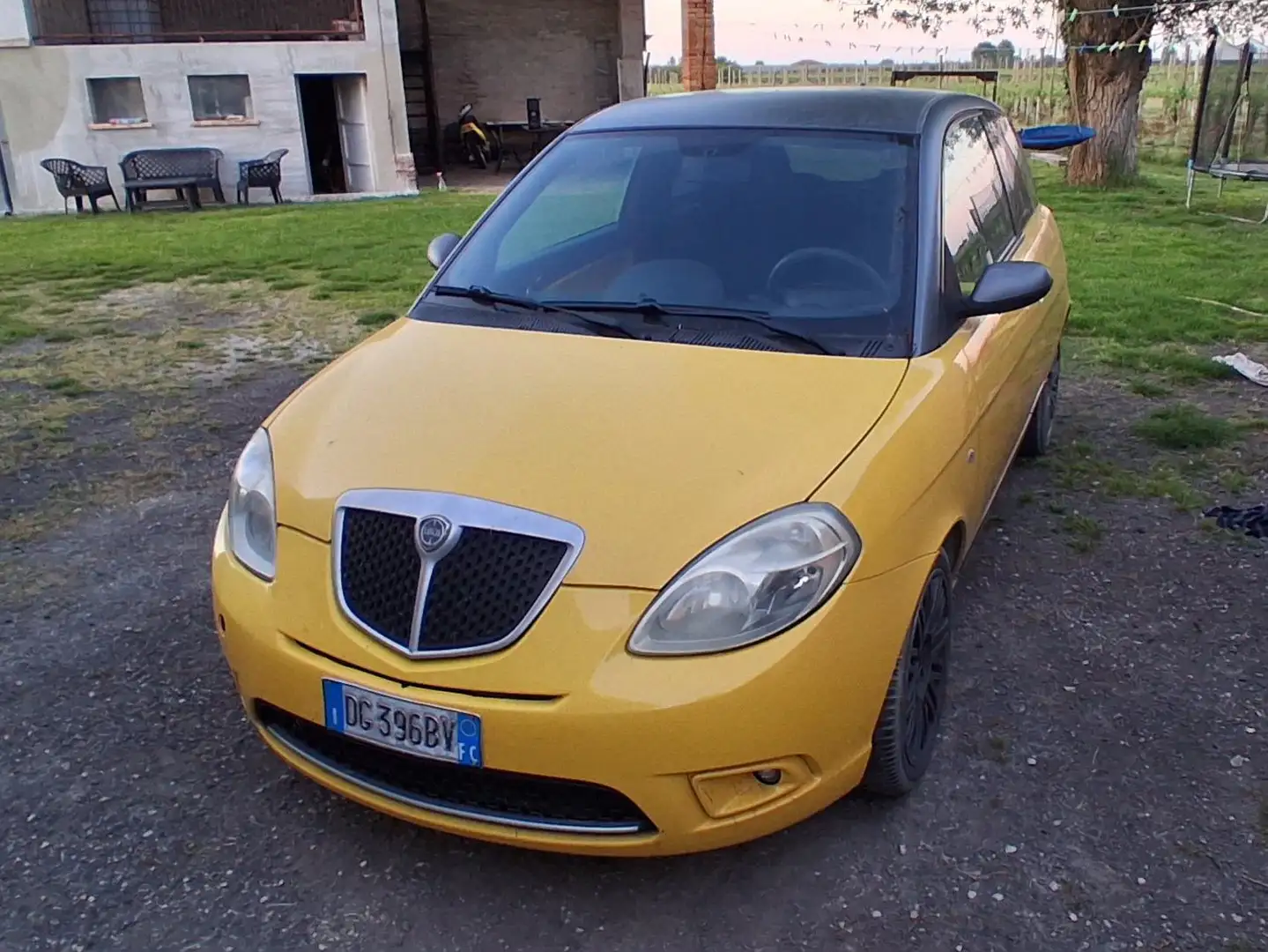 Lancia Ypsilon 1.3 mjt 16v Sport MomoDesign 105cv Жовтий - 1