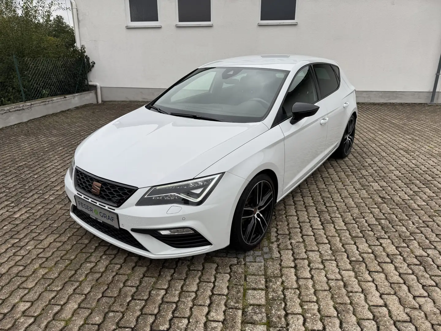 SEAT Leon Cupra 2.0 TSI DSG ACC BEATS FULLLINK PDC Weiß - 2