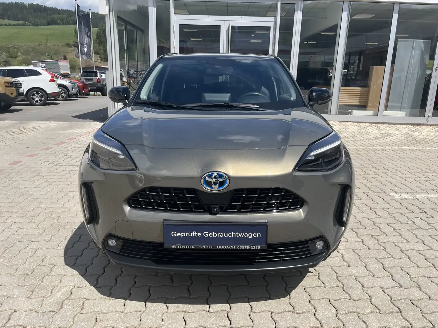Toyota Yaris Cross Hybrid AWD-i Elegant Schwarz - 2