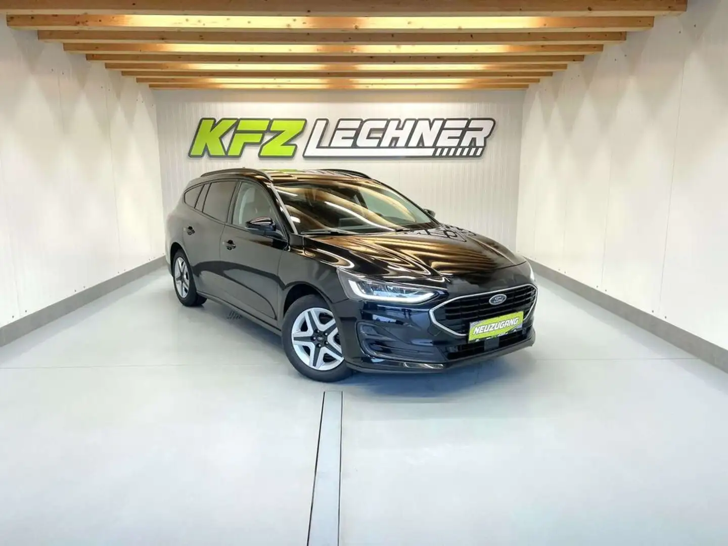 Ford Focus Turnier 1,5 EcoBl. ''AHK*LED*NAVI*SITZH*CARPL Schwarz - 1
