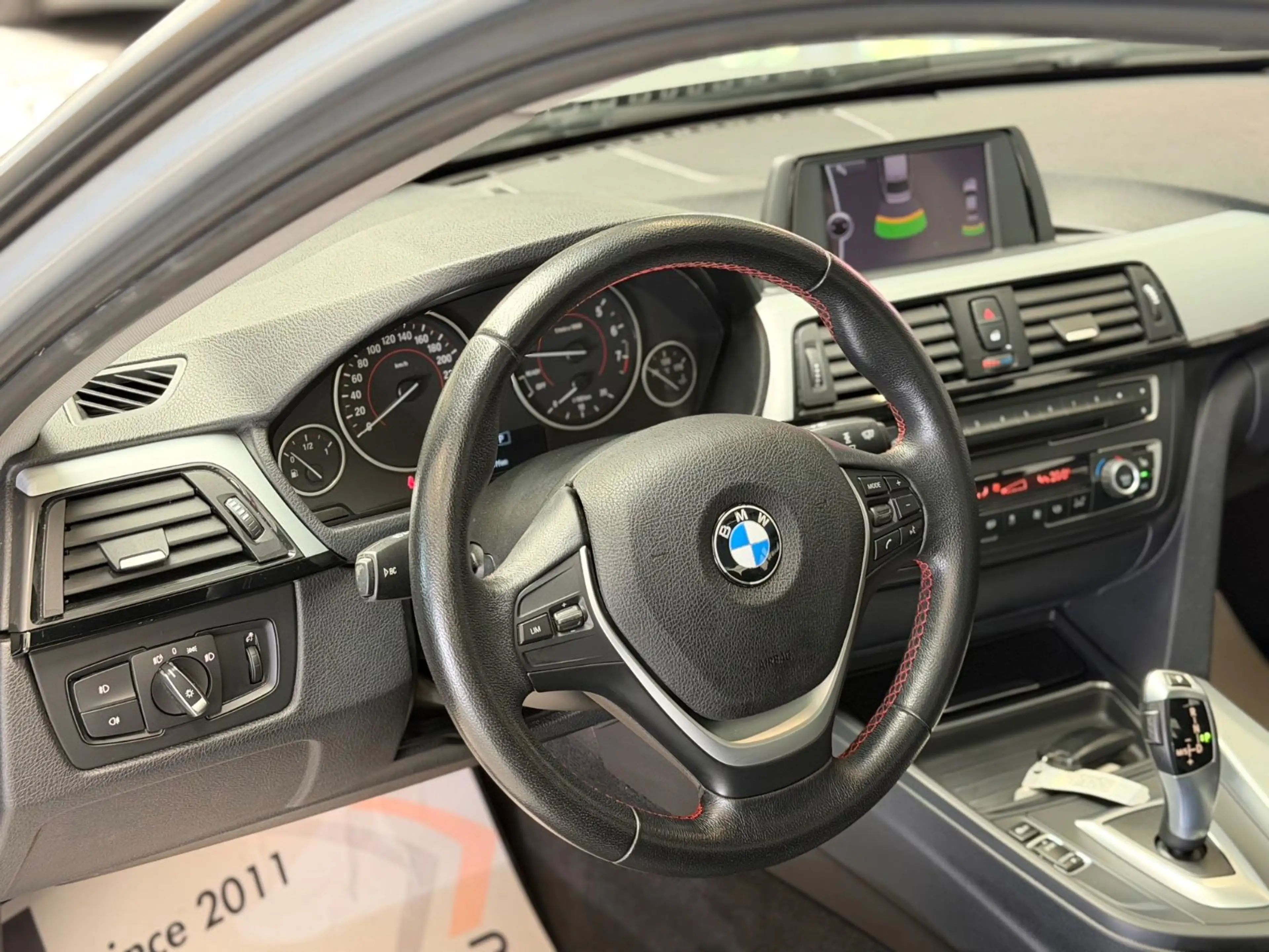 BMW 316 i Sport Line Aut GSHD/DISPLAY/XEN/PDC/SHZ/18 — photo 12