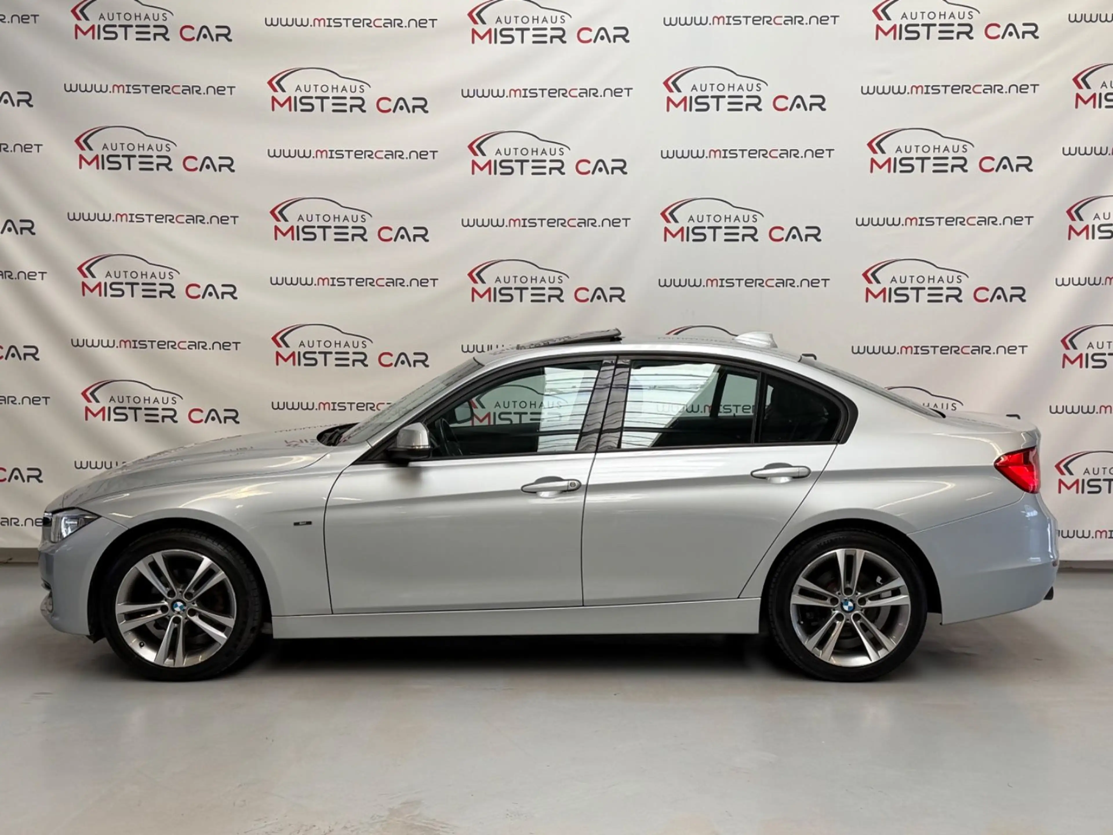 BMW 316 i Sport Line Aut GSHD/DISPLAY/XEN/PDC/SHZ/18 — photo 2