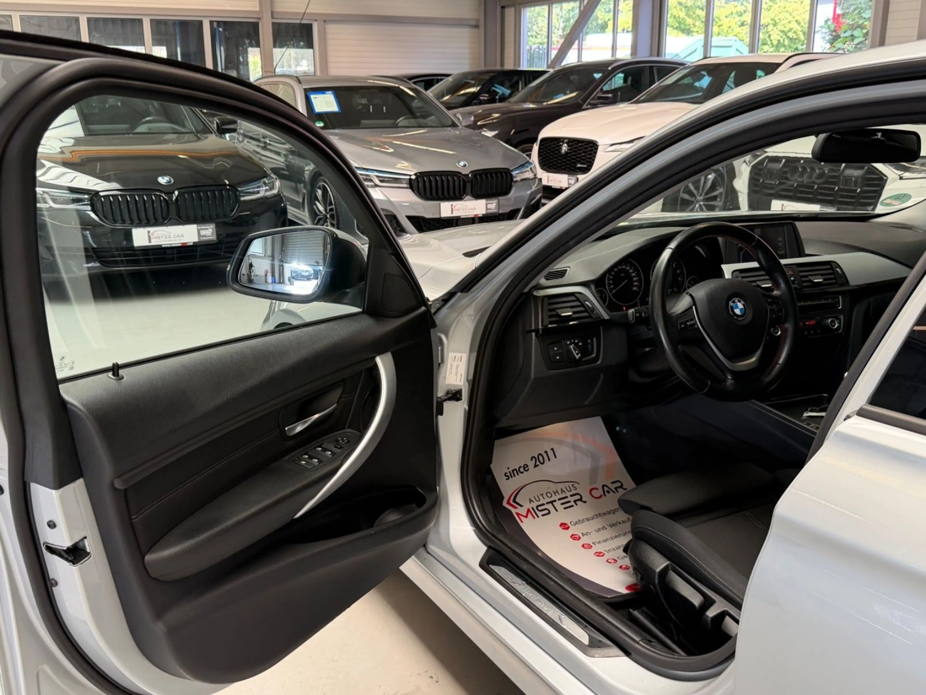 BMW 316 i Sport Line Aut GSHD/DISPLAY/XEN/PDC/SHZ/18 — photo 11