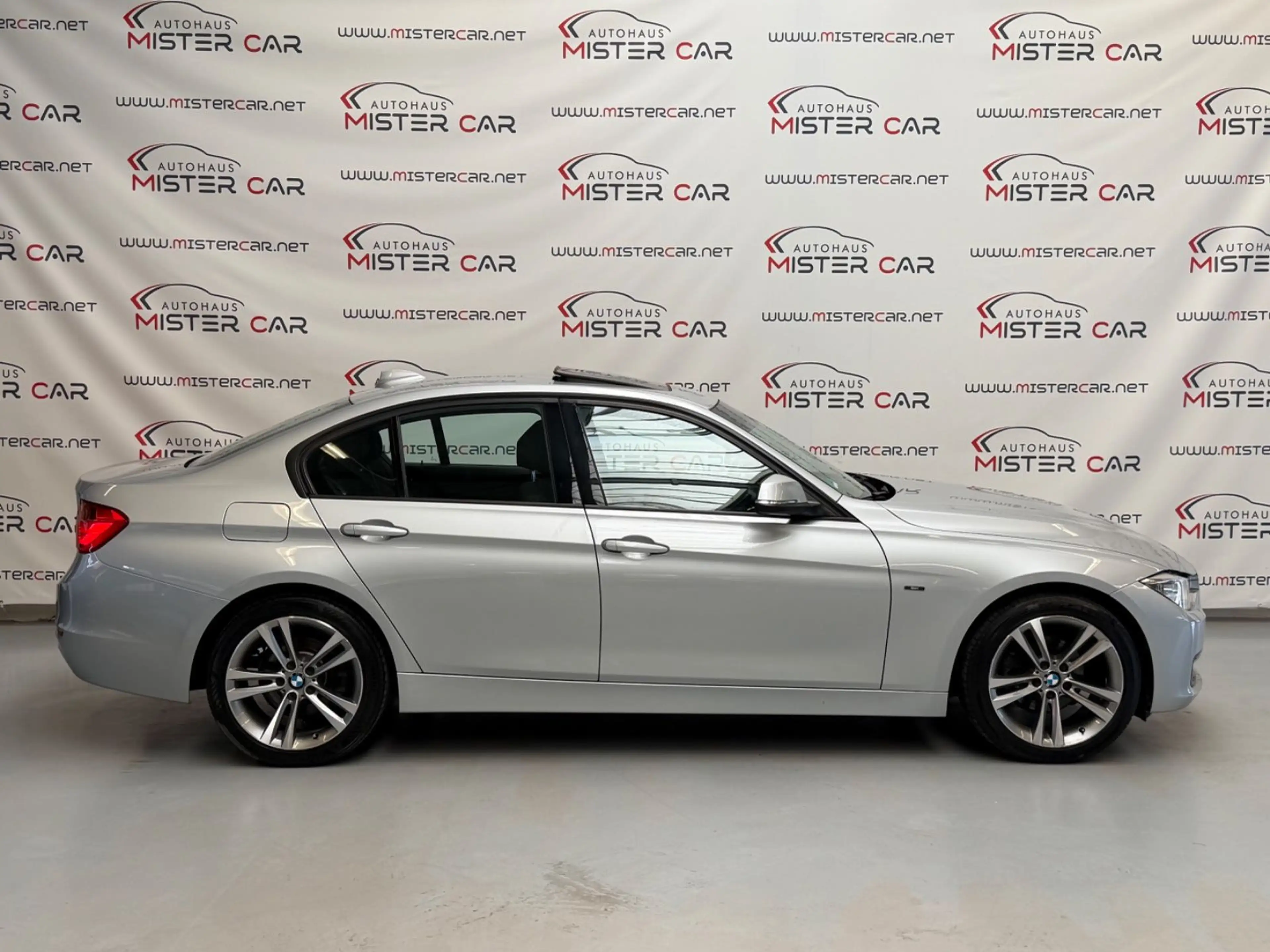 BMW 316 i Sport Line Aut GSHD/DISPLAY/XEN/PDC/SHZ/18 — photo 5