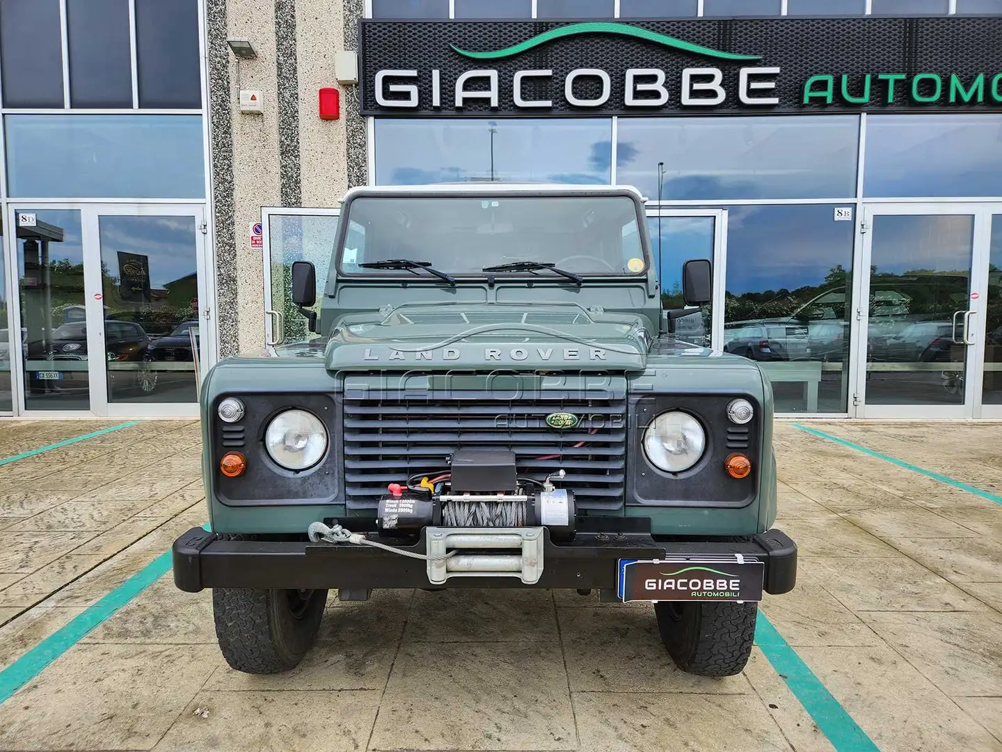Land Rover Defender TD4 90 S Grün - 2