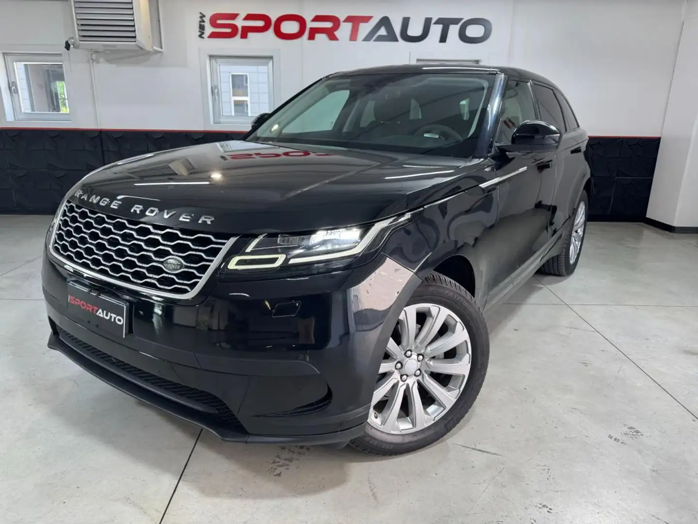 Land Rover Range Rover Velar 2.0D I4 240 CV S Nero - 1