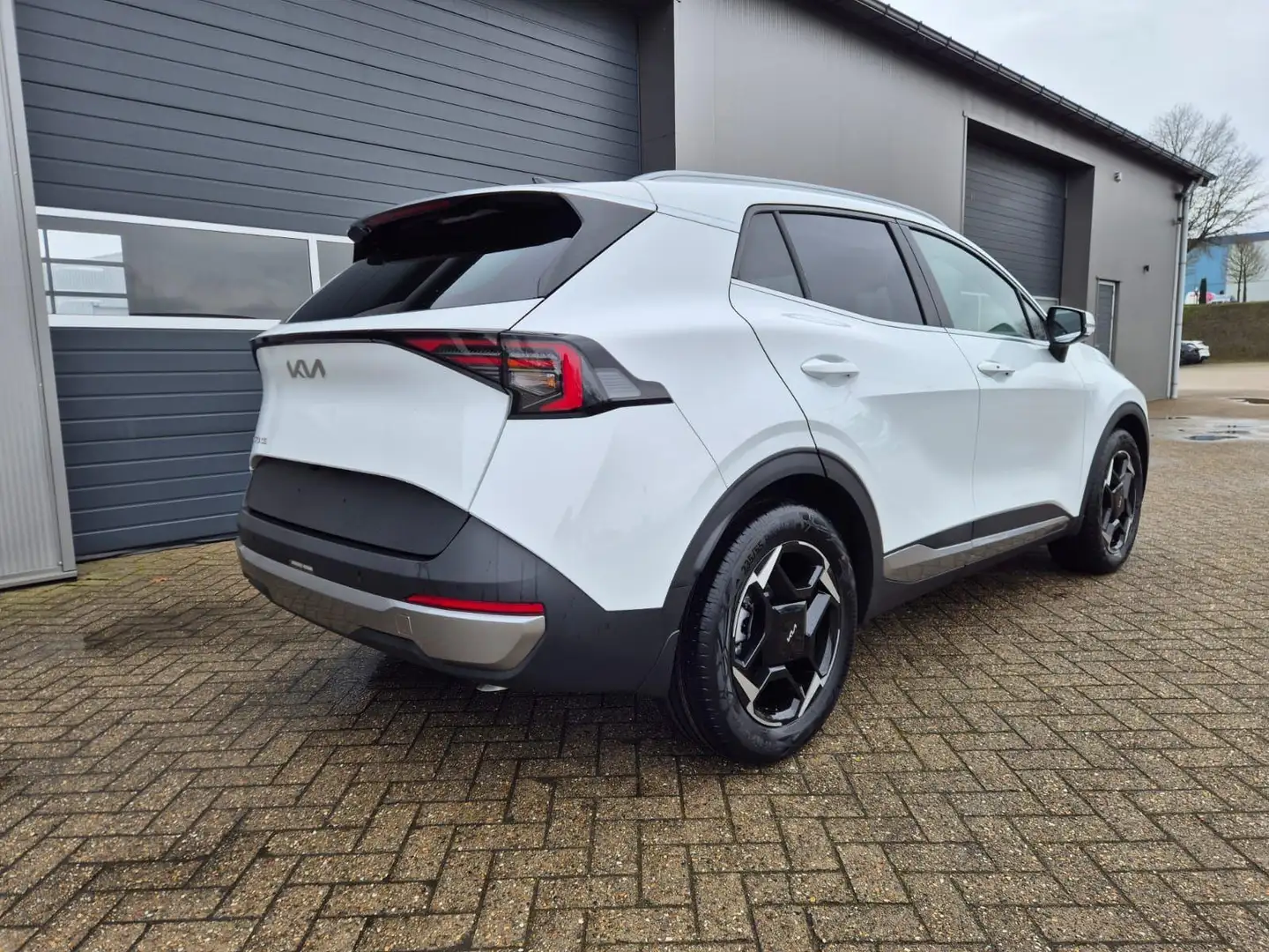Kia Sportage Spirit 1.6 T-GDI 150PS Automatik NEUES MODELL M... Weiß - 1