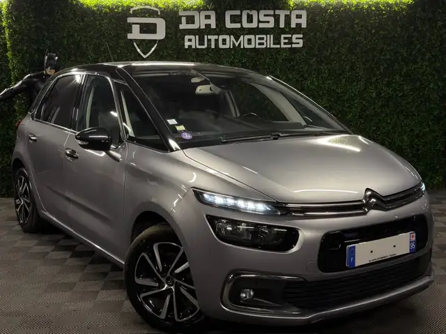 Citroen C4 view 3