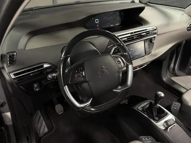 Citroen C4 view 10