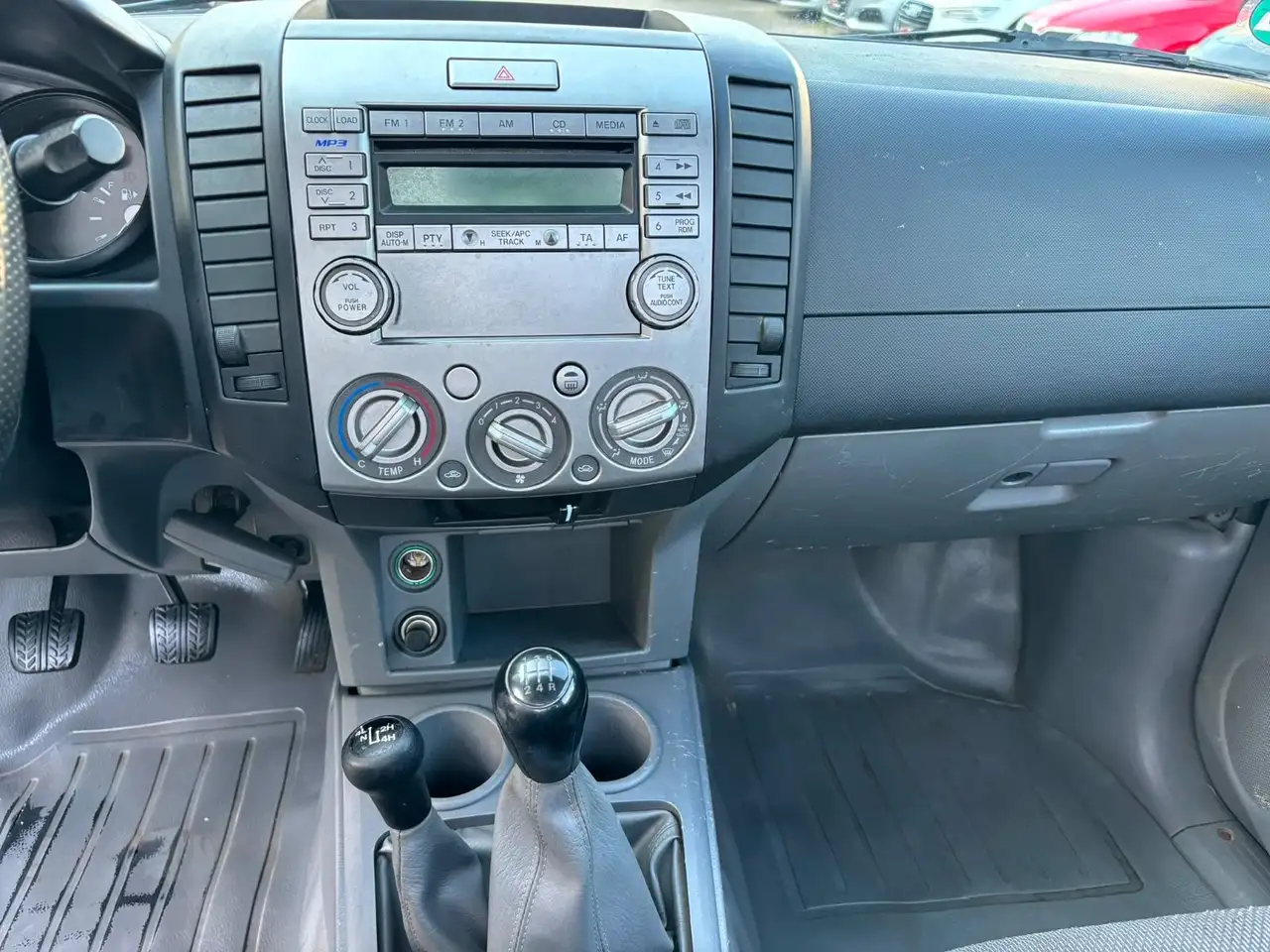 FORD RANGER PICK-UP 4X4 XXL - 143ch - 66 000KMS - ATTELAGE - CT OK