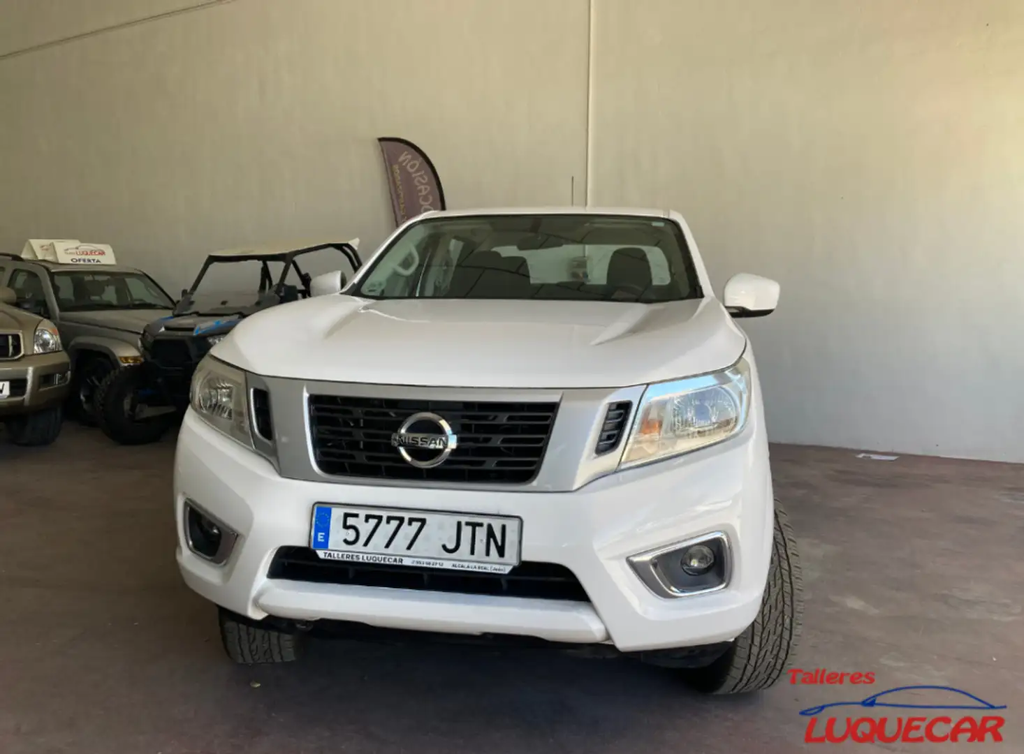 Nissan Navara NP300 2.3dCi Chasis DCb. Visia Weiß - 2