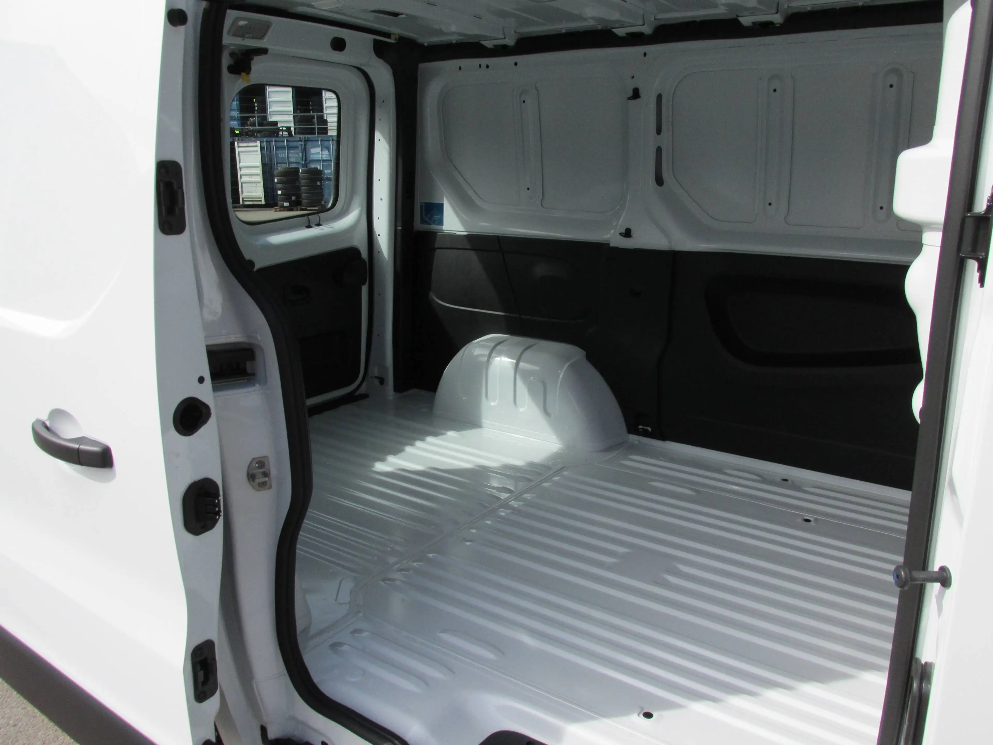 Nissan Primastar Kastenwagen L1H1 3,0t dCi 110 Acenta — photo 11