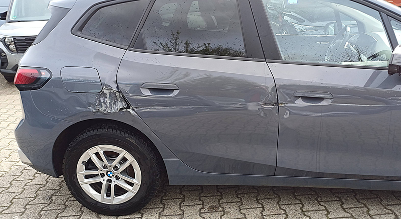 BMW 218 218d Active Tourer-Navi-Kamera-Sitzhg-AHKschwenk — photo 2