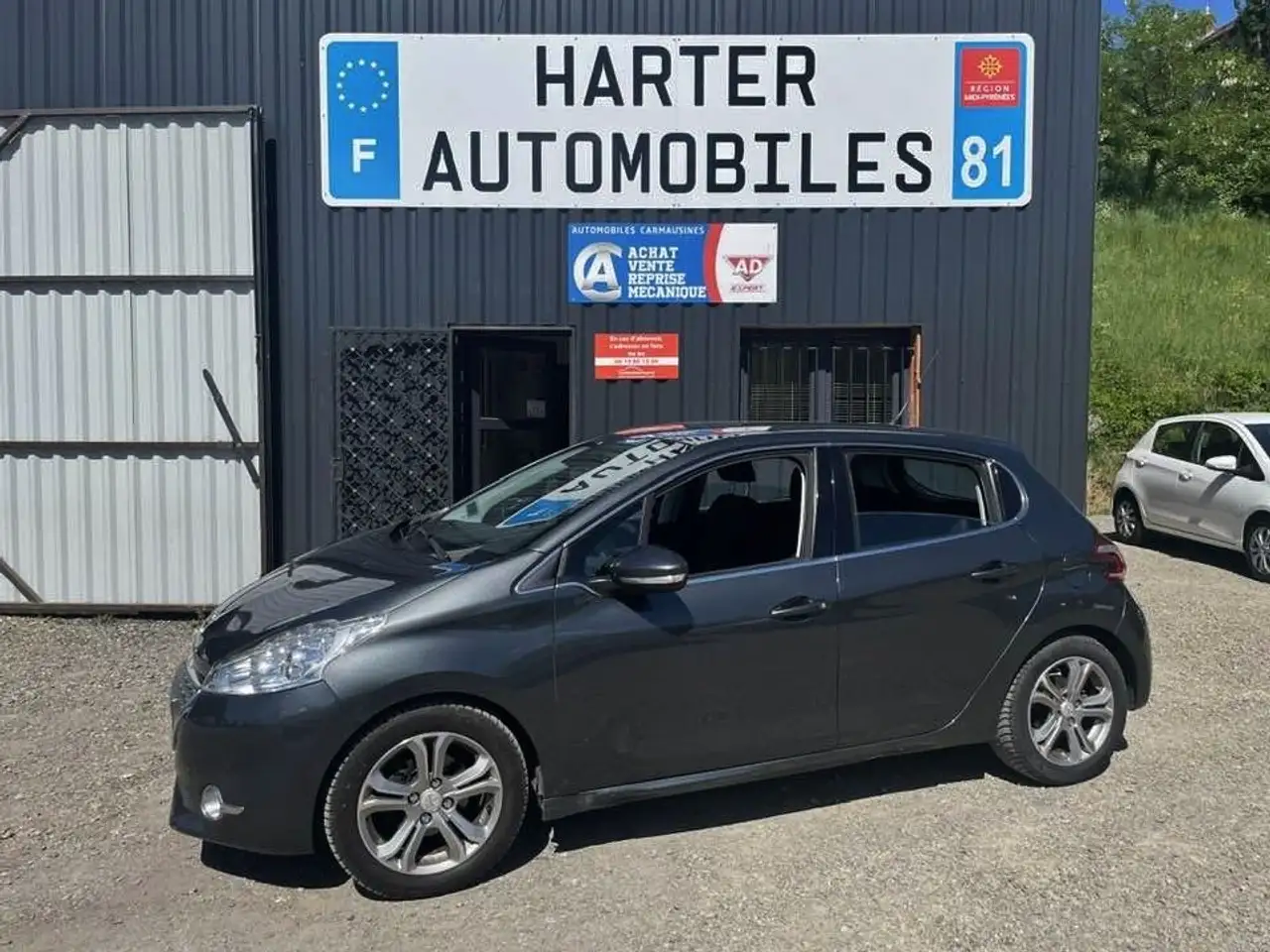Peugeot 208 PEUGEOT  1.6 E-HDI FAP 92 ALLURE 5P