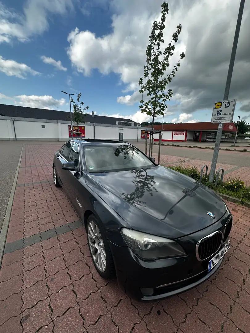 BMW 750 750i Grau - 1