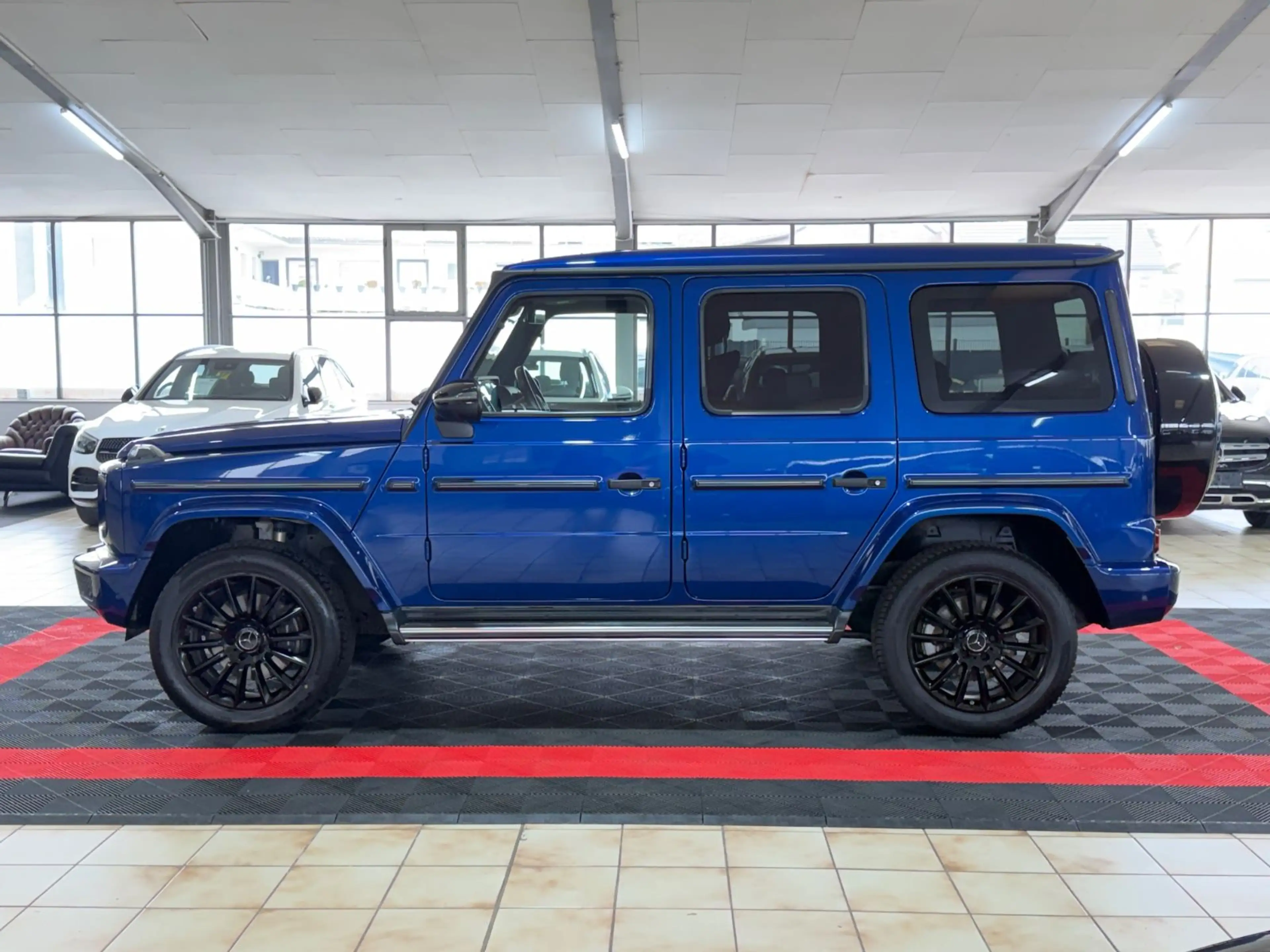Mercedes-Benz G 350 d*AMG-LINE*NIGHT-PAKET*ROTE NÄHTE+GURT* — photo 8
