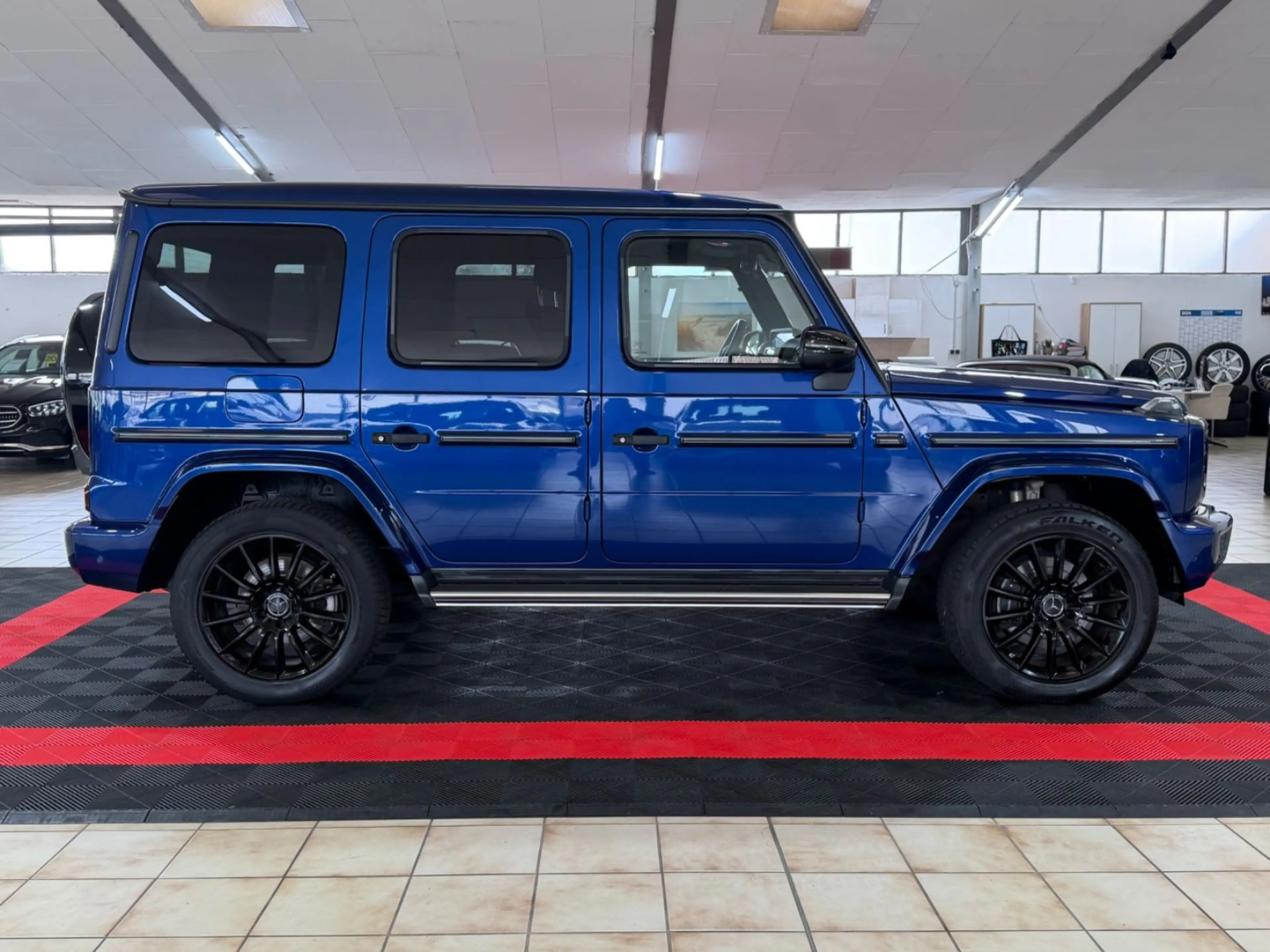 Mercedes-Benz G 350 d*AMG-LINE*NIGHT-PAKET*ROTE NÄHTE+GURT* — photo 4