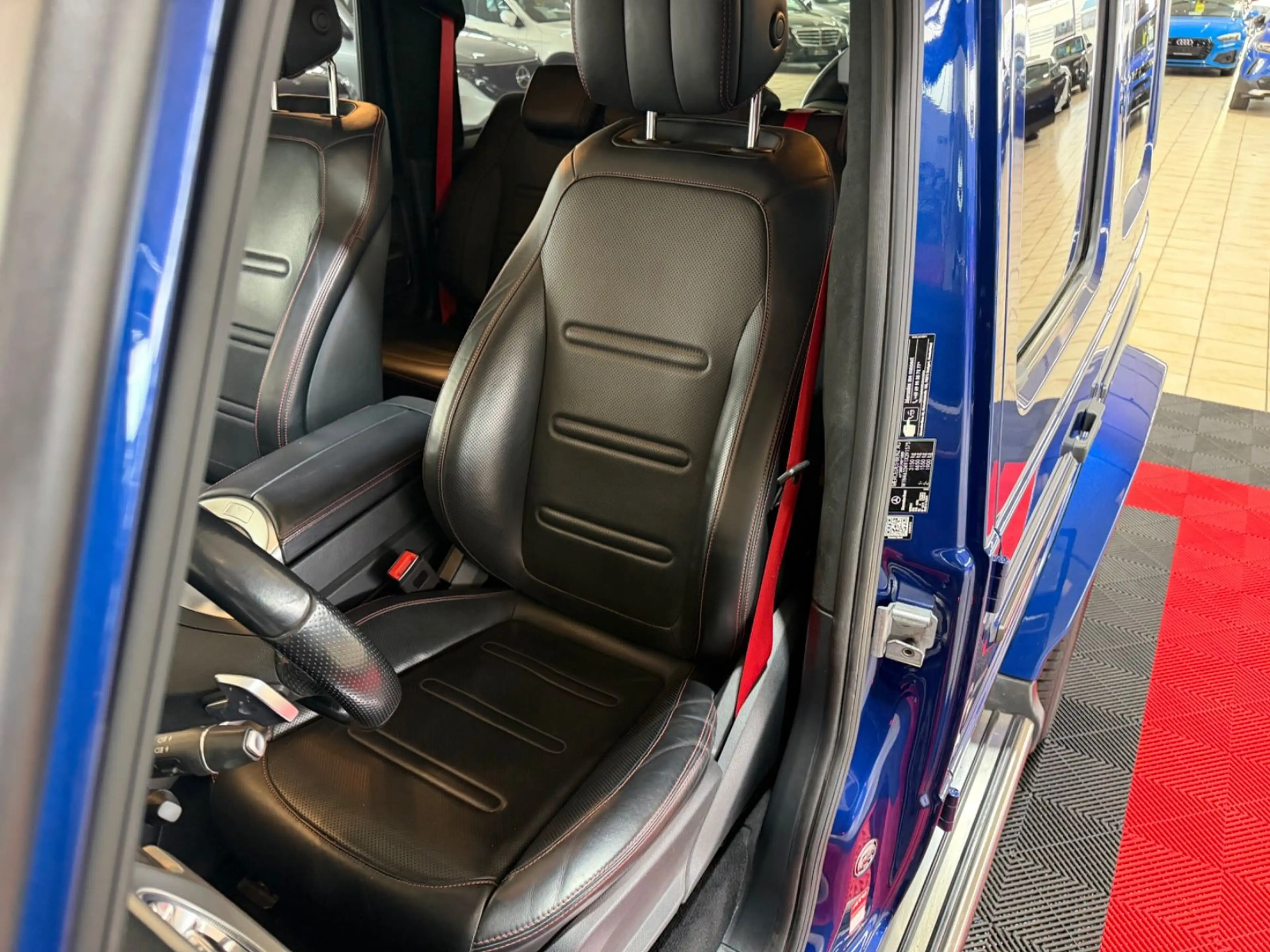 Mercedes-Benz G 350 d*AMG-LINE*NIGHT-PAKET*ROTE NÄHTE+GURT* — photo 13