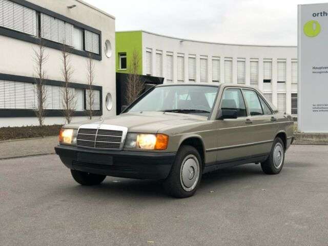 Mercedes Benz 190 Limousine In Gelb Als Gebrauchtwagen In Langenfeld Fur 9 999