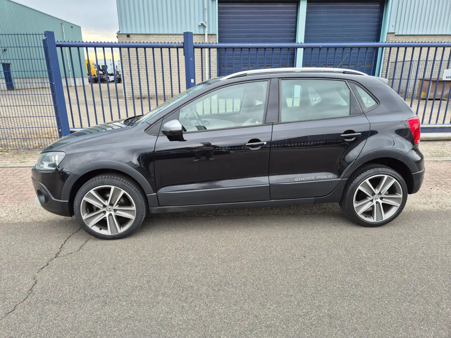 Volkswagen Polo Cross 1.2 TSI 5-DRS DSG AUT. *CLIMA*CV*NAVI Fekete - 2