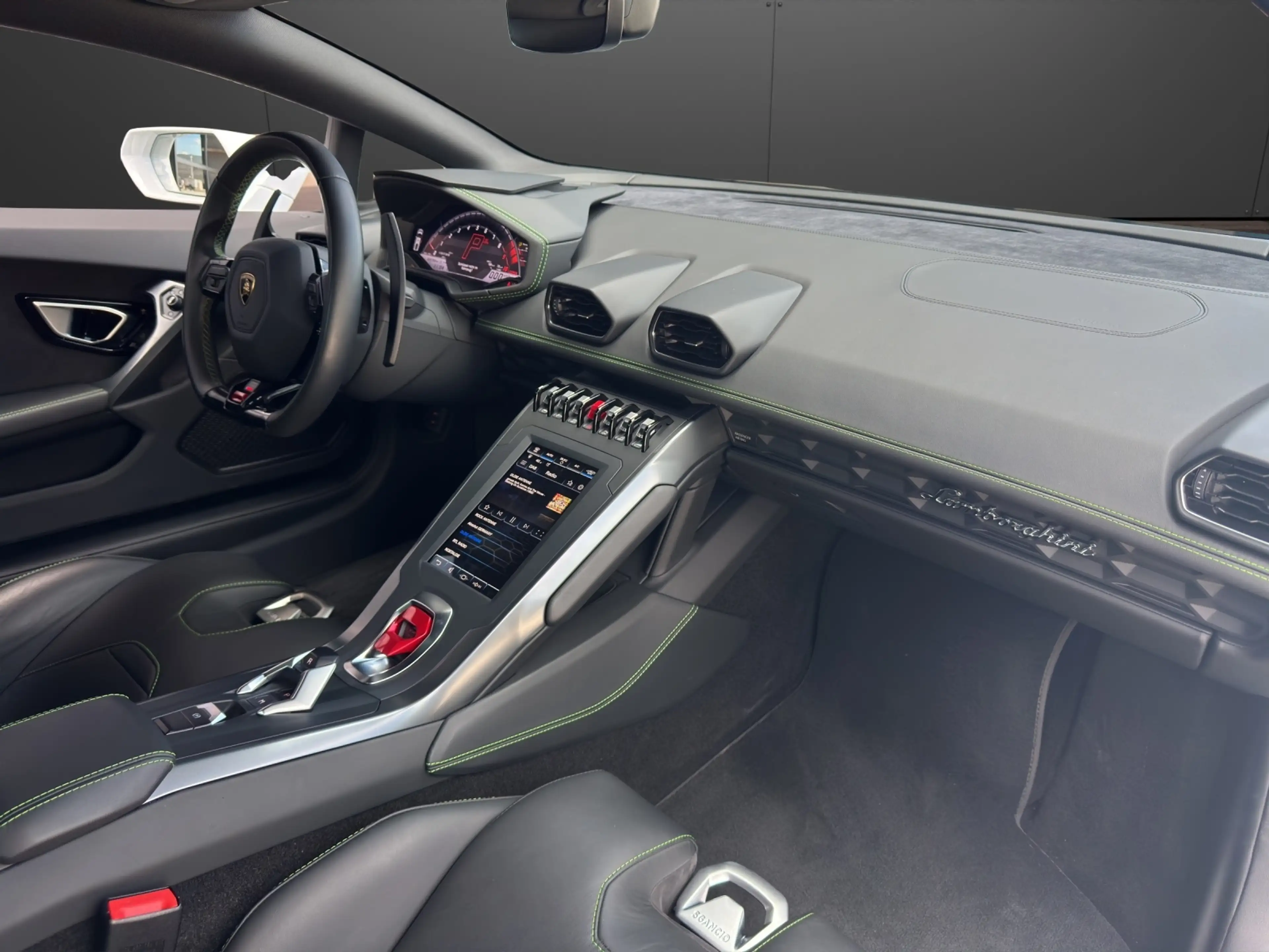 Lamborghini Huracán EVO RWD**Akrapovic-Anlage**Lift** — photo 10