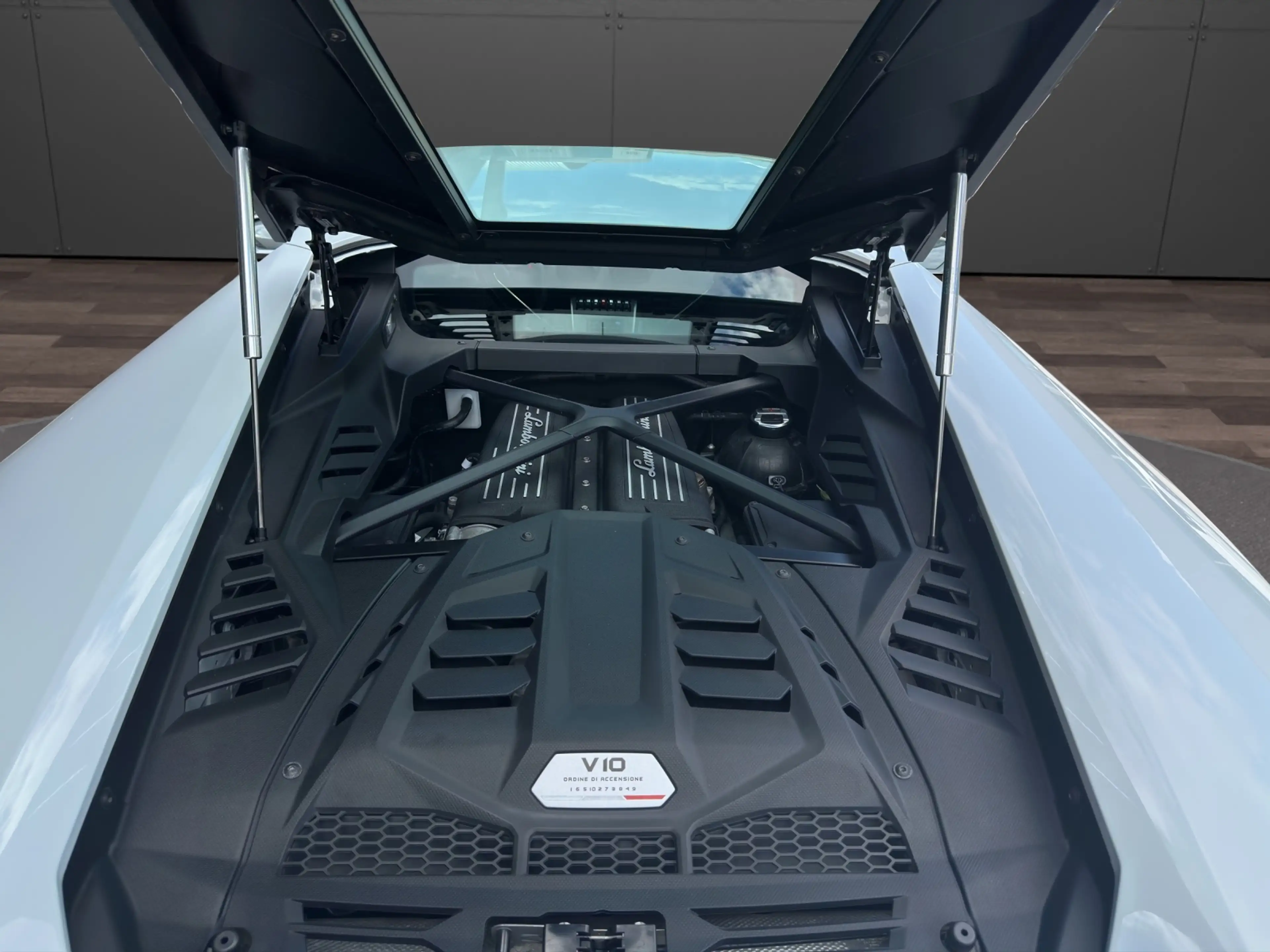 Lamborghini Huracán EVO RWD**Akrapovic-Anlage**Lift** — photo 12