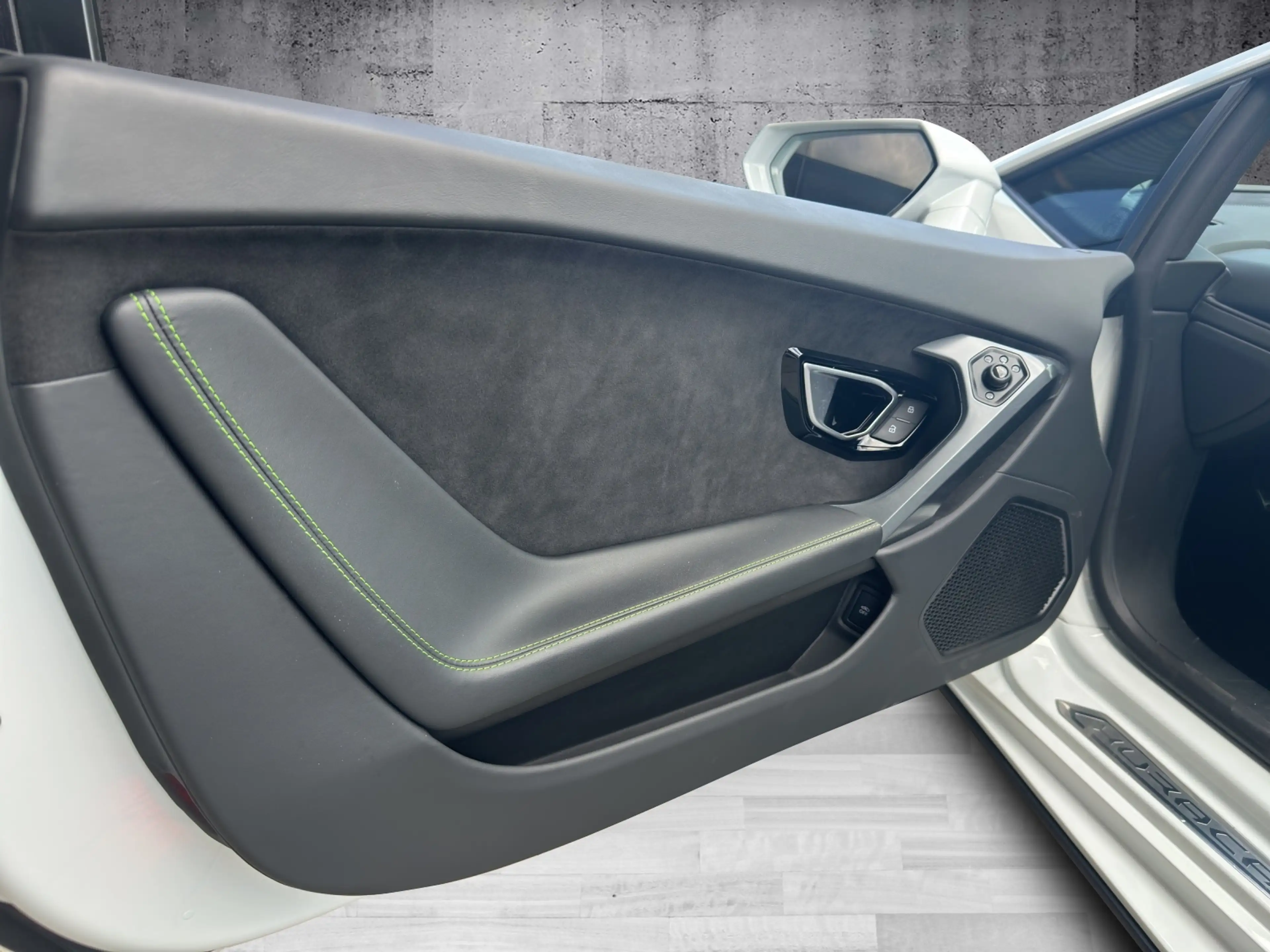 Lamborghini Huracán EVO RWD**Akrapovic-Anlage**Lift** — photo 8