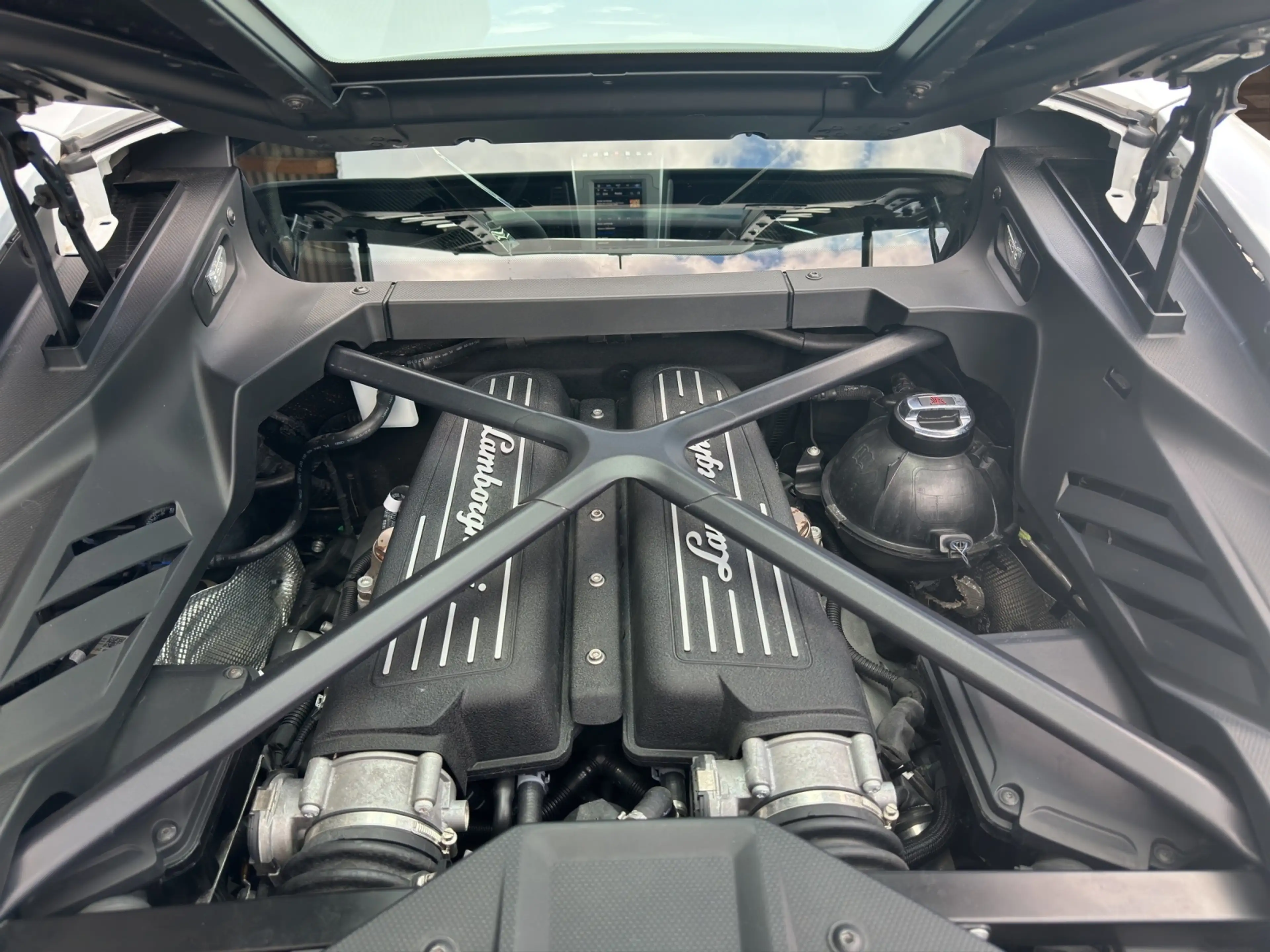 Lamborghini Huracán EVO RWD**Akrapovic-Anlage**Lift** — photo 13