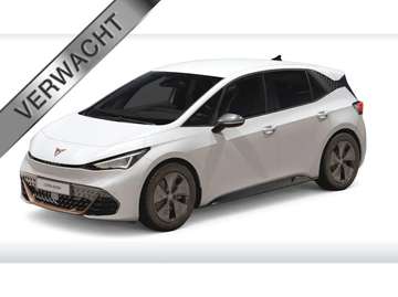 Essential 62 kWh CarPlay, Stoel en stuur verw. Ver