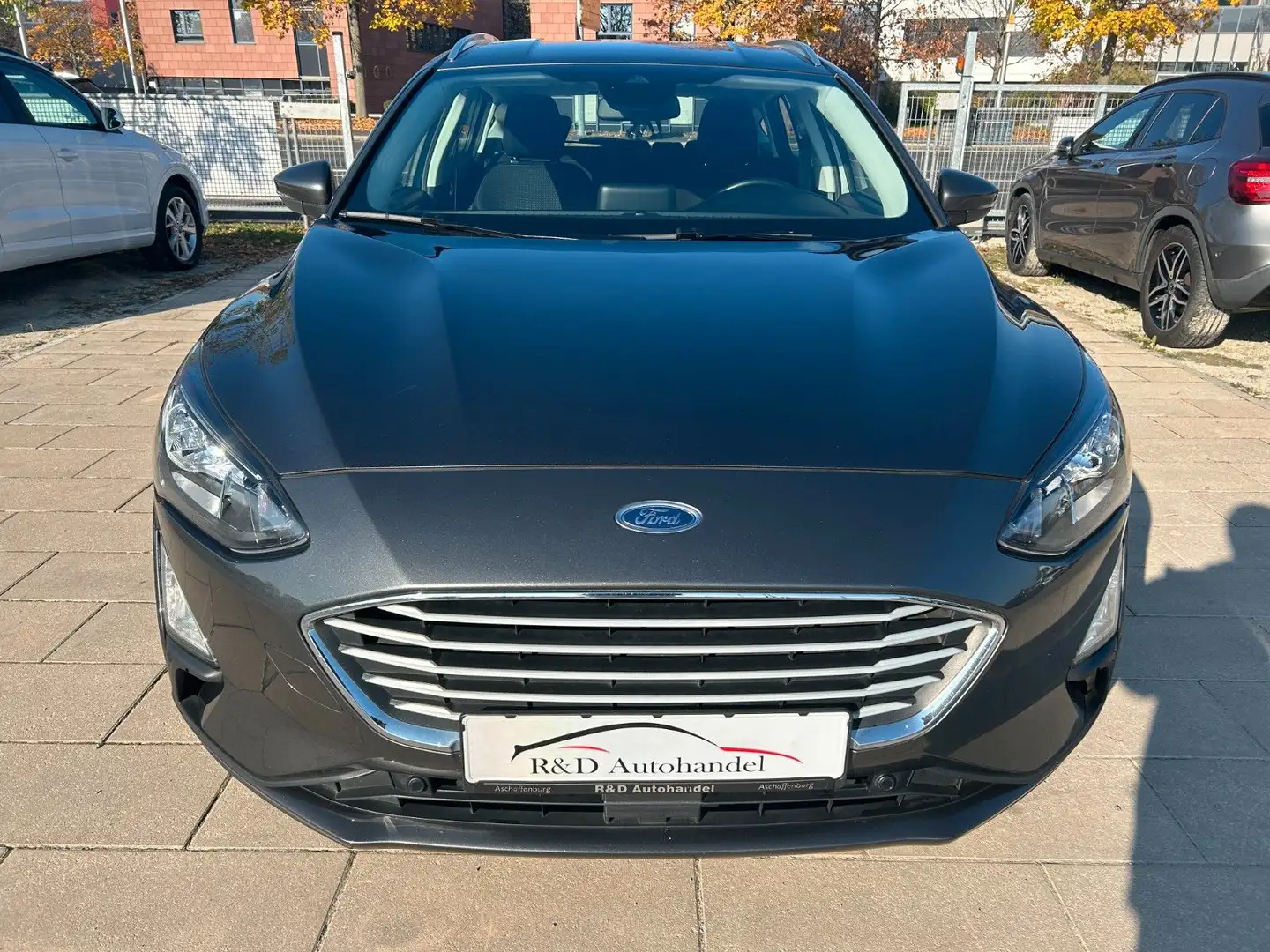 Ford Focus Turnier Cool&Connect LED Navi RFK PDC Klim Gris - 2