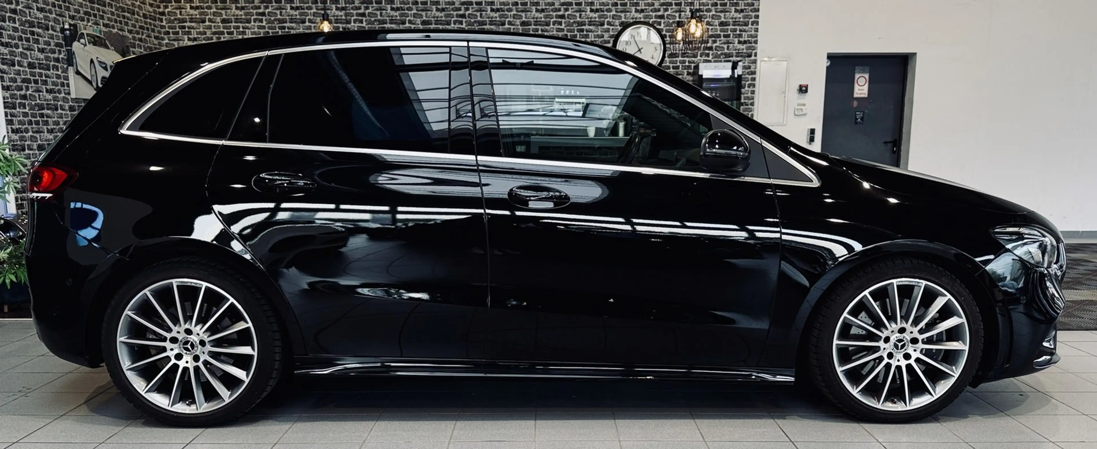 Mercedes-Benz B 250 AMG Line |LED|SHZ|Kamera|Carbon| — photo 4