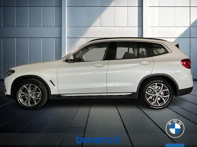 BMW X3 view 9