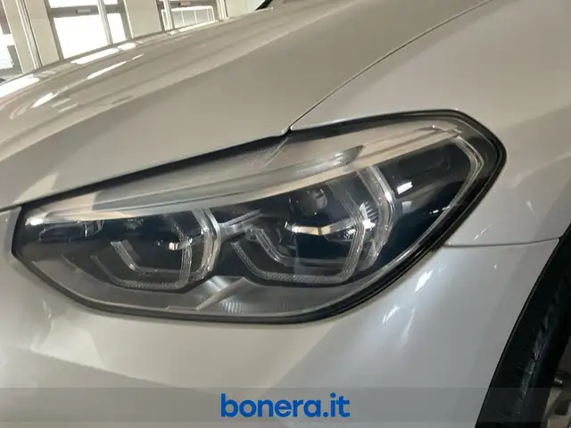 BMW X3 view 10