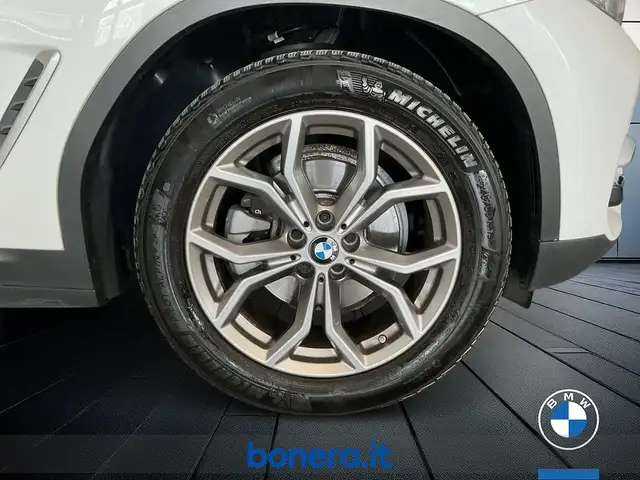 BMW X3 view 12