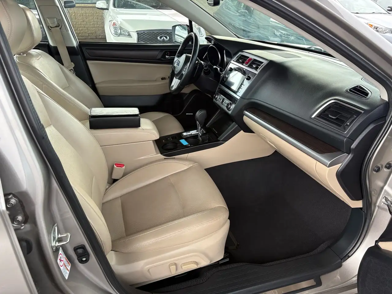 Subaru Legacy снимка Subaru Legacy