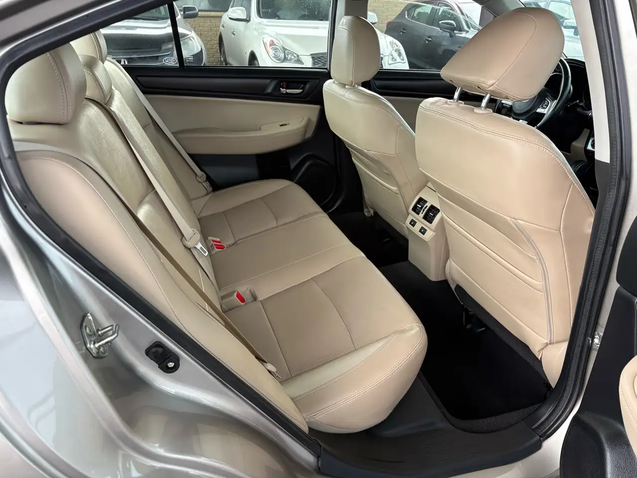 Subaru Legacy снимка Subaru Legacy