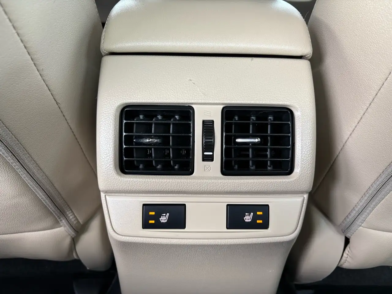 Subaru Legacy снимка Subaru Legacy