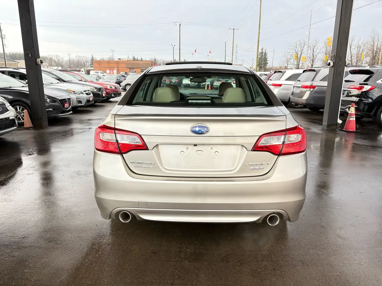 Subaru Legacy снимка Subaru Legacy