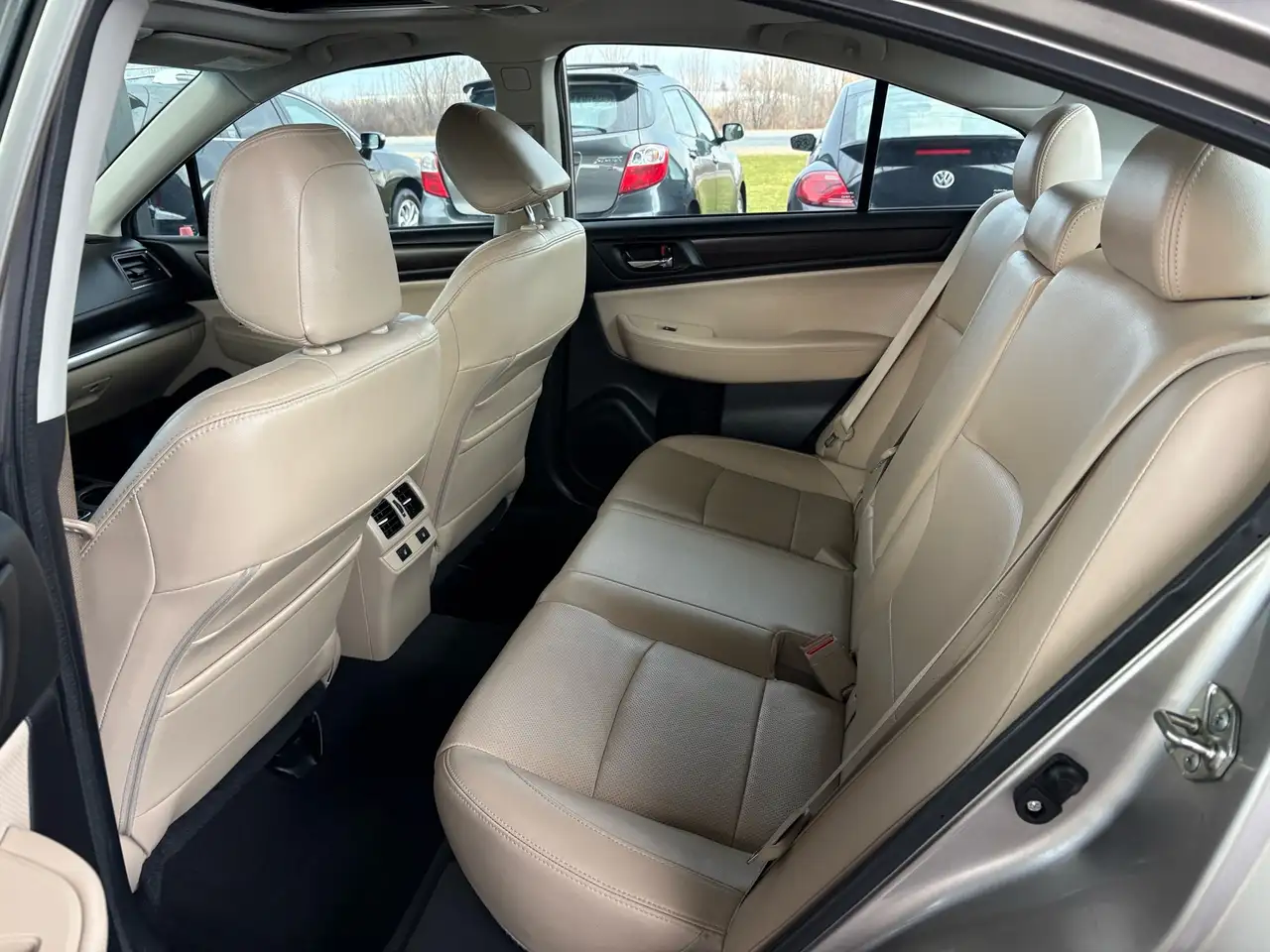Subaru Legacy снимка Subaru Legacy