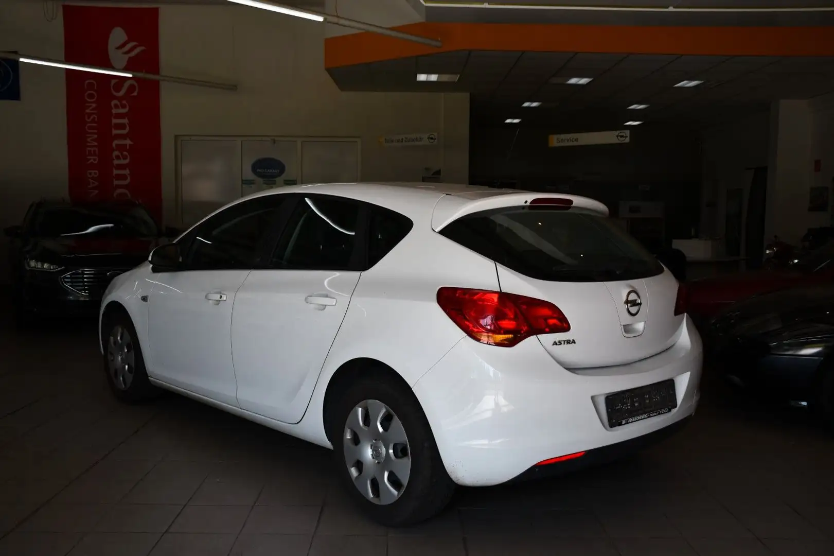 Opel Astra J Lim. 5-trg. Edition 1,6 Weiß - 2