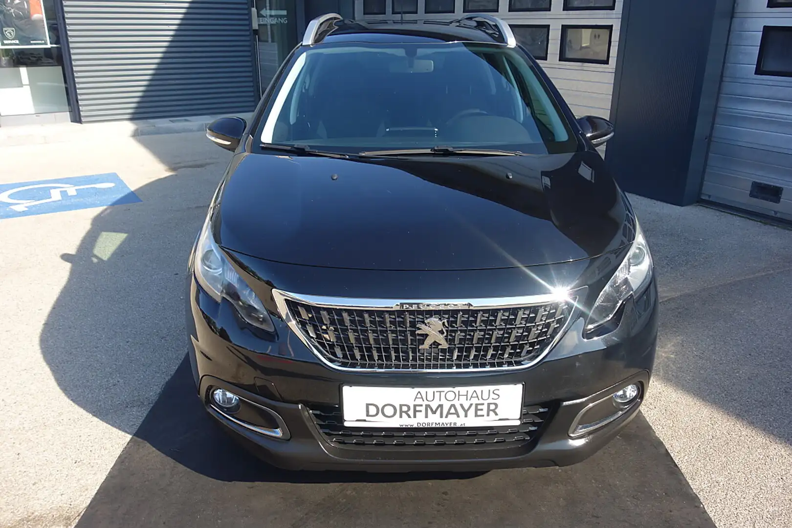 Peugeot 2008 1,6 BHDI S&S Active Schwarz - 2