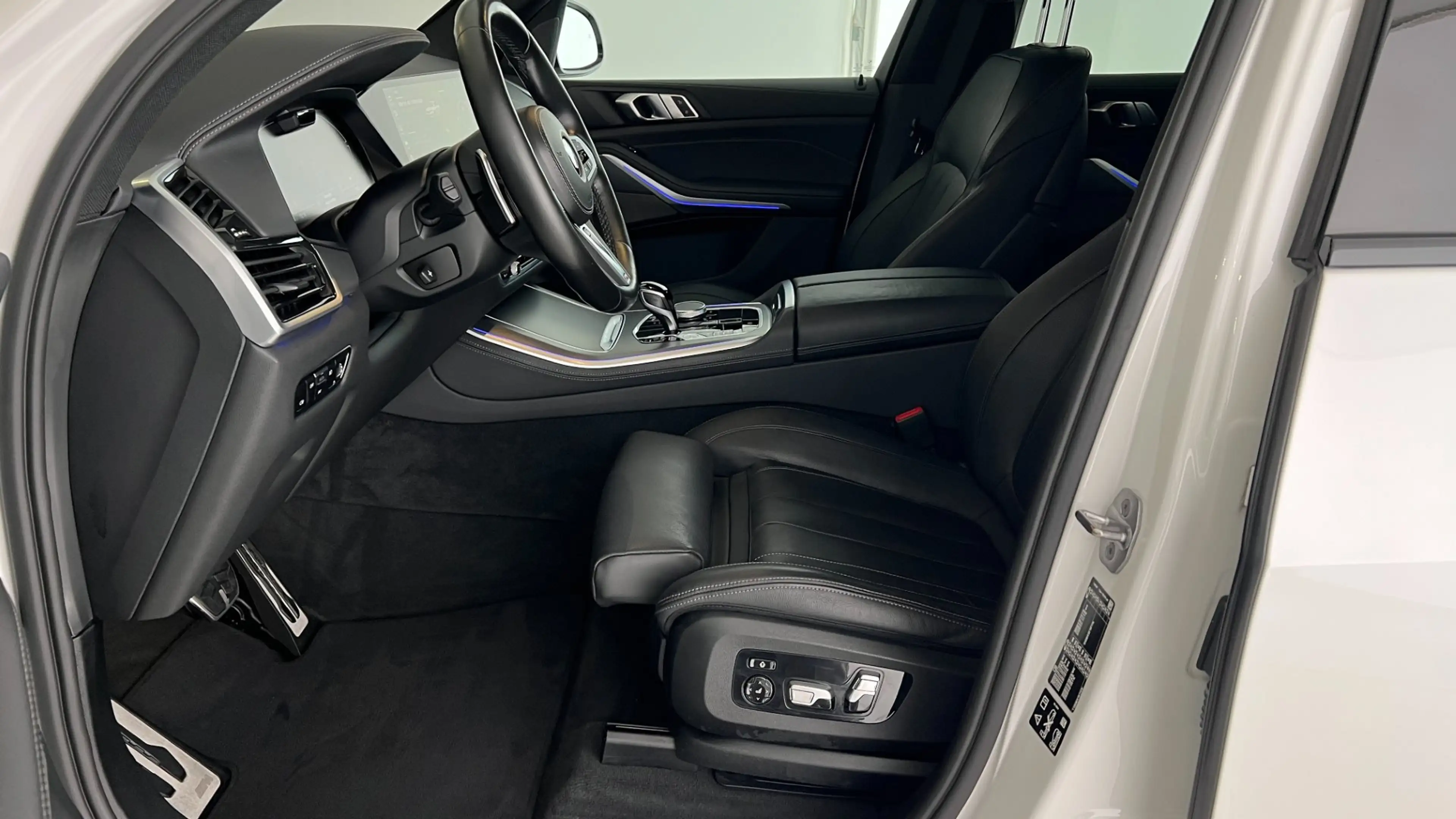 BMW X5 xDrive30d — photo 12