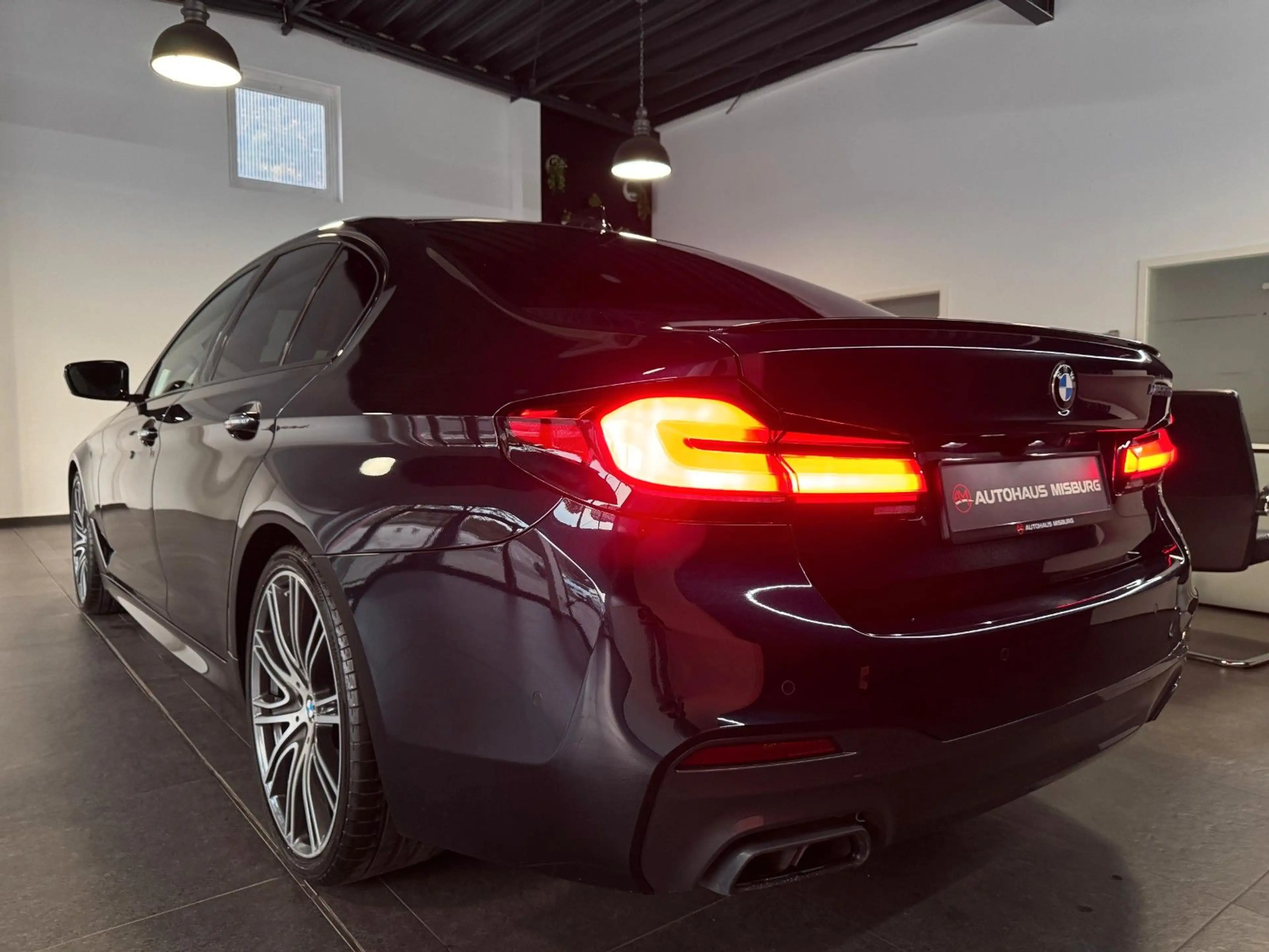 BMW 550 i xDrive Lim./Bowers&Wilkins+Elfenbeinweiß — photo 7