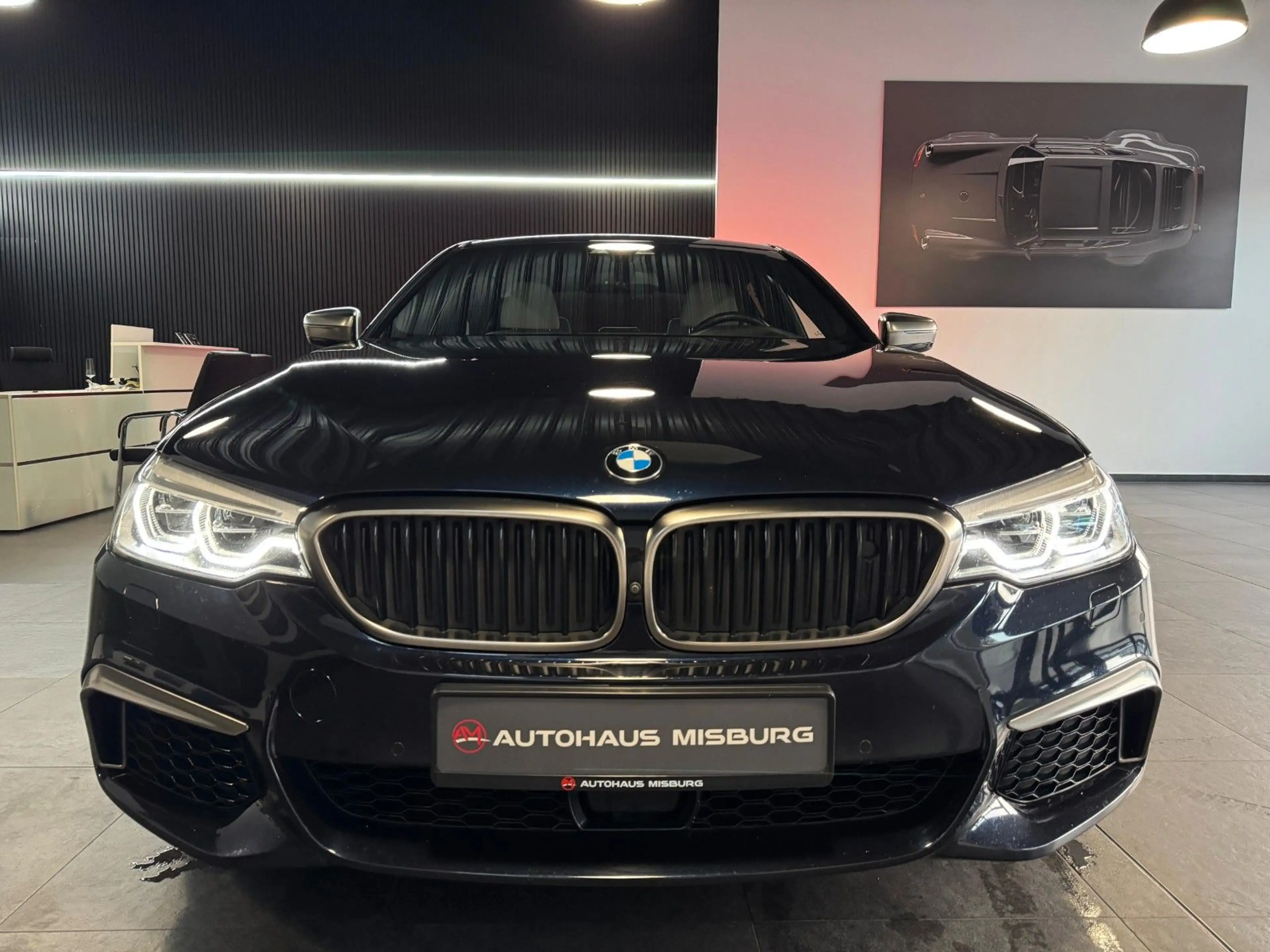 BMW 550 i xDrive Lim./Bowers&Wilkins+Elfenbeinweiß — photo 2