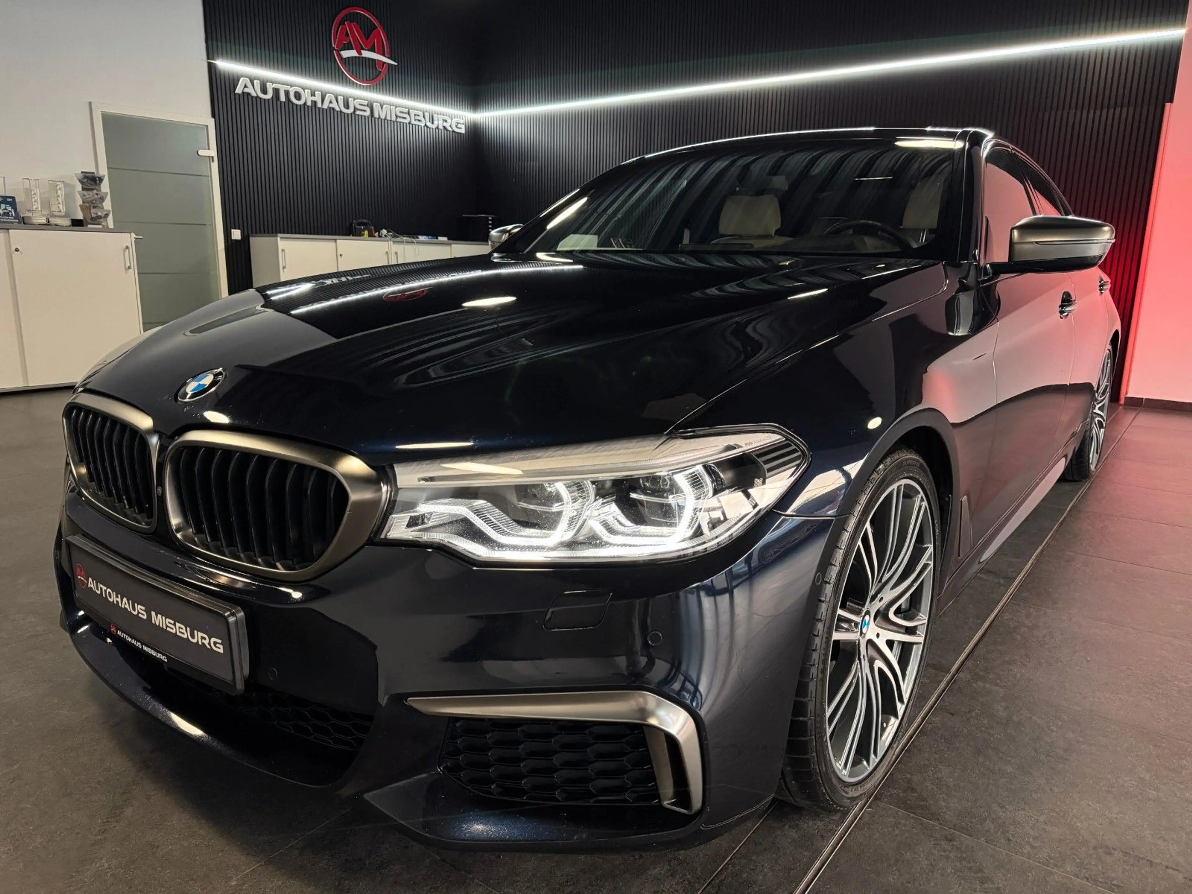 BMW 550 i xDrive Lim./Bowers&Wilkins+Elfenbeinweiß