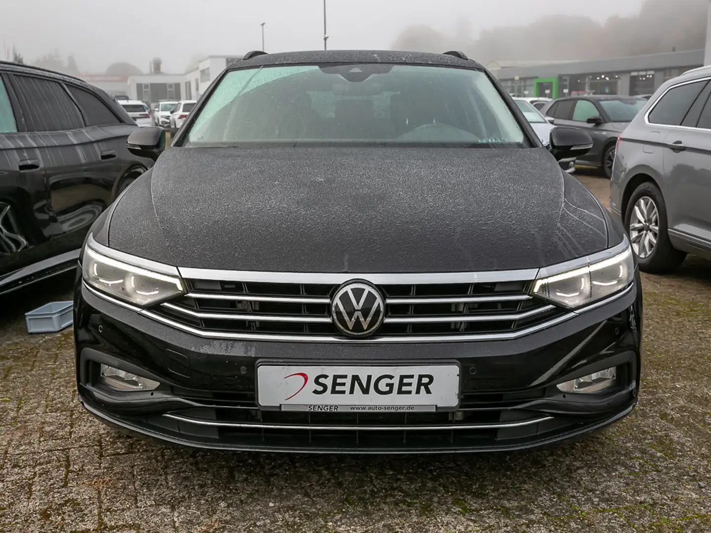 Volkswagen Passat Variant 2.0 TSI Business DSG Nav Matrix Zwart - 2