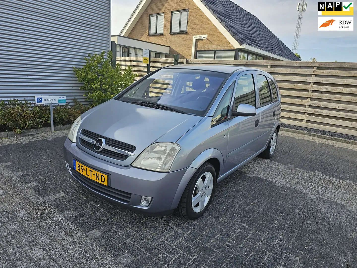 Opel Meriva 1.6-16V Enjoy Airco Bj:2003 NAP! Grijs - 1